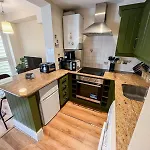 Lovely 1 Bedroom Flat In West Kensington Central London, Shepherd\'S Bush