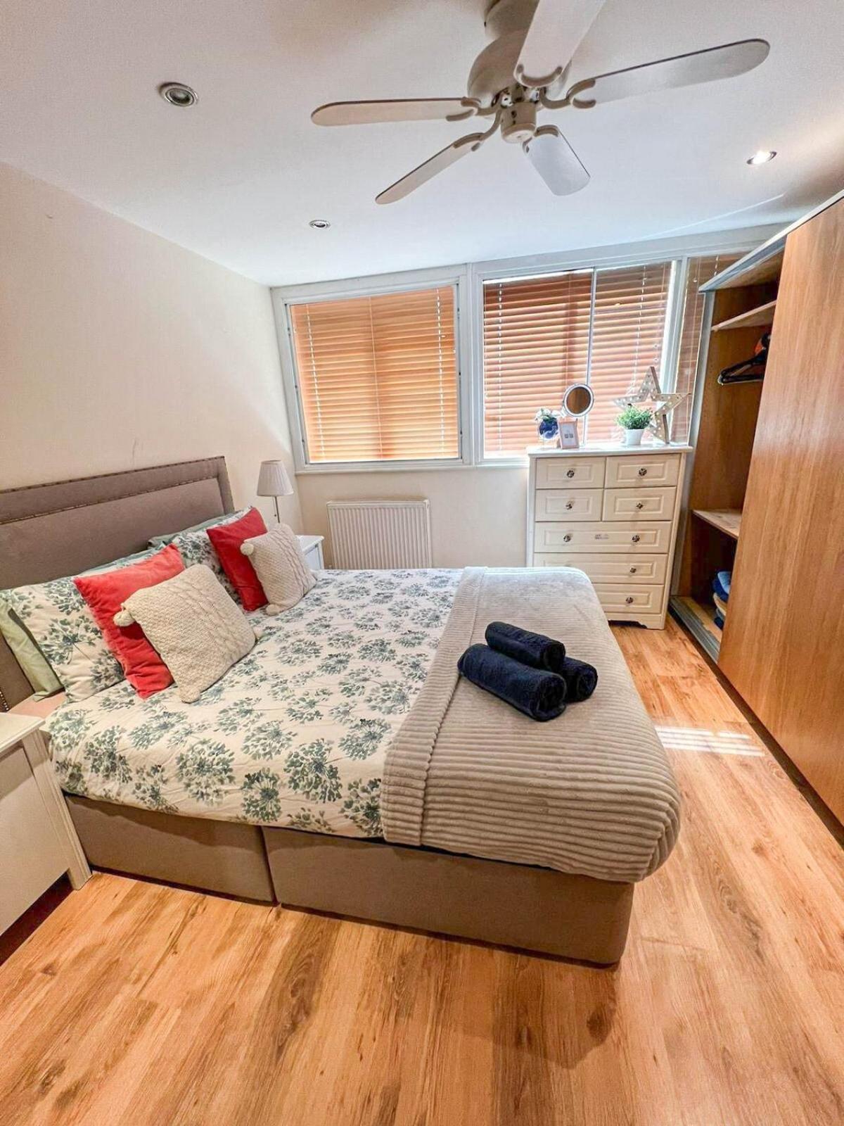 Lovely 1 Bedroom Flat In West Kensington London, Shepherd's Bush Apartamento